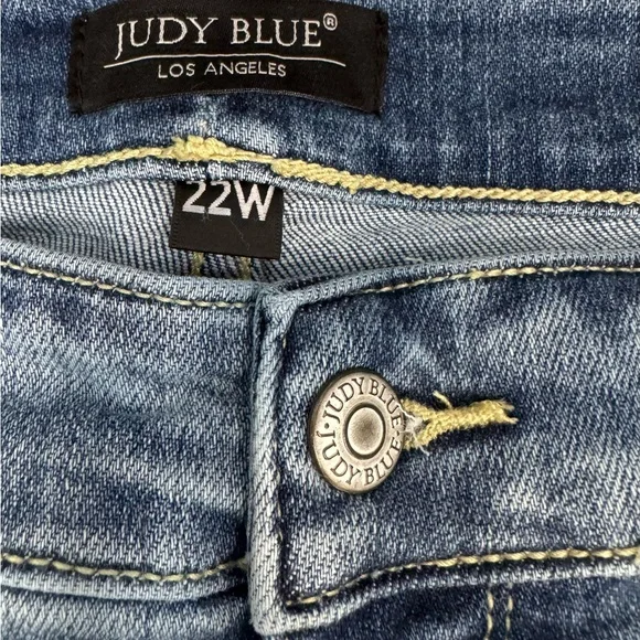 Judy Blue Woman’s Light Blue Denim Skinny Blue Jeans Plus size 22 W - Picture 3 of 7